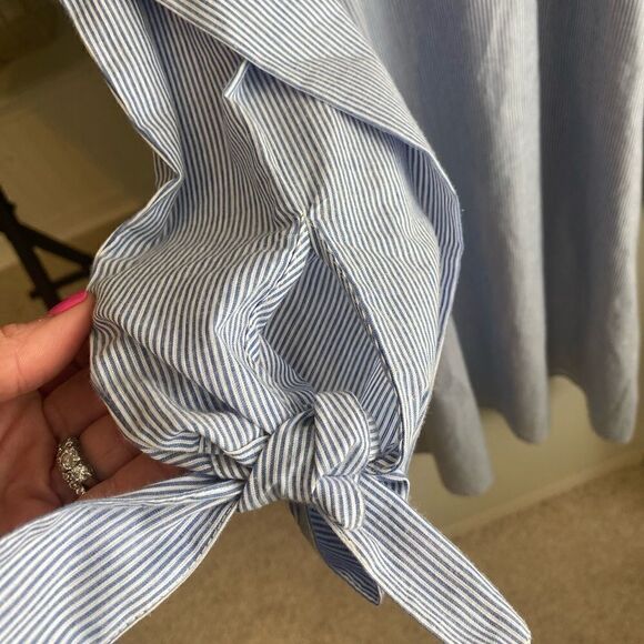 NWT - America & Beyond Cold Shoulder Strip… - Picture 10 of 12